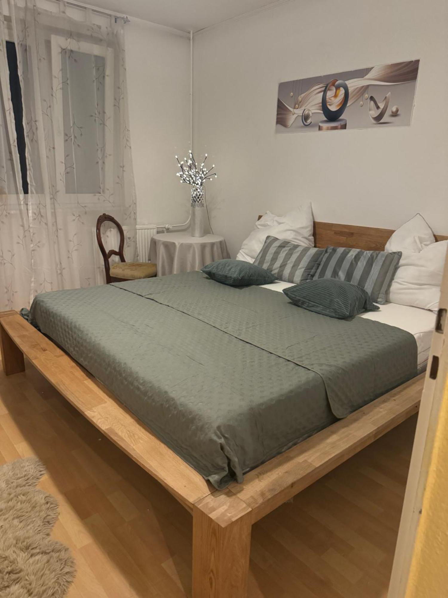 Charmante Zwei-zimmer-wohnung Apartamento Cottbus
